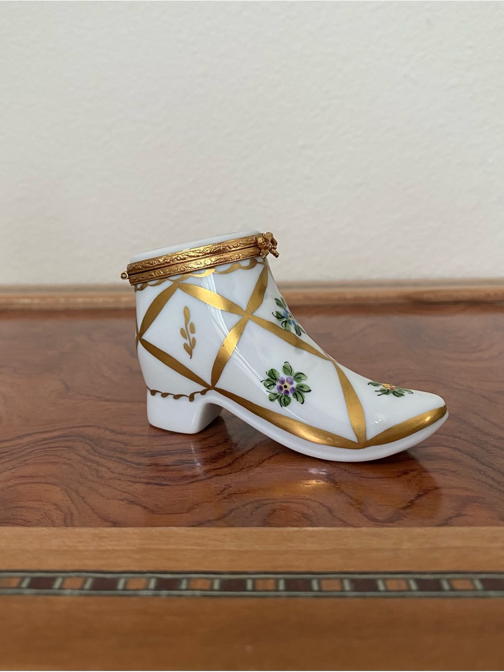 Limoges Peint Main Porcelain Victorian Boot Trinket Box Gilt Floral DV READ